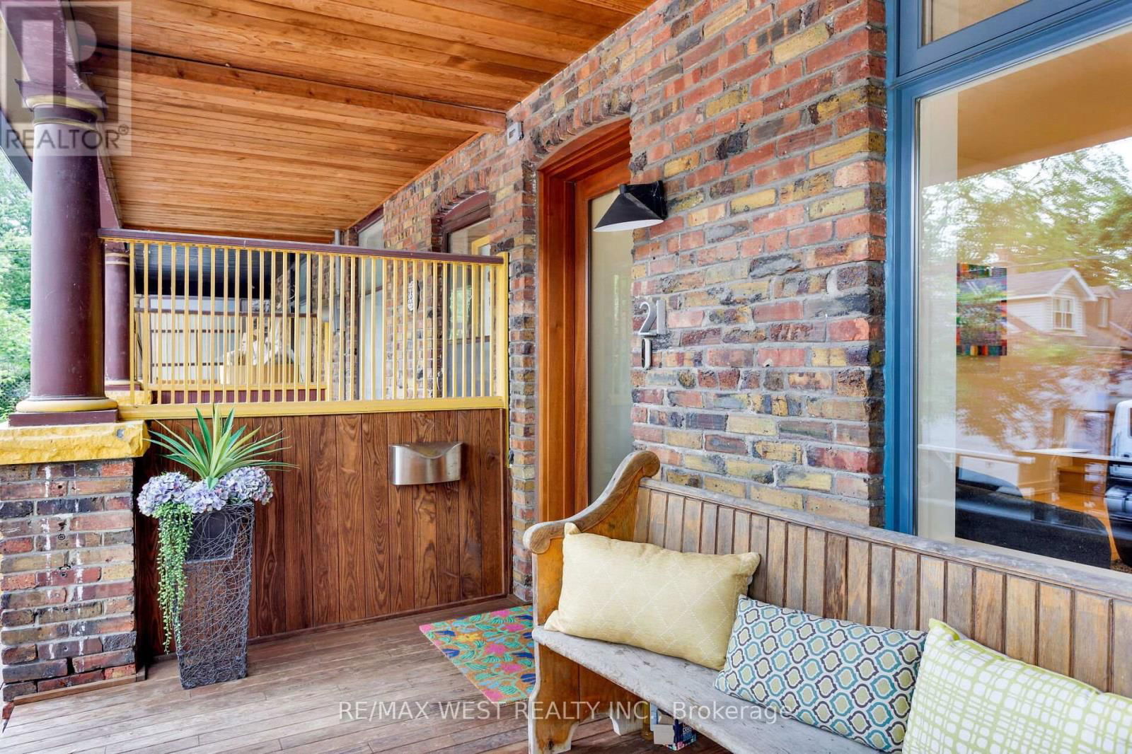 21 COWAN AVENUE Image 4