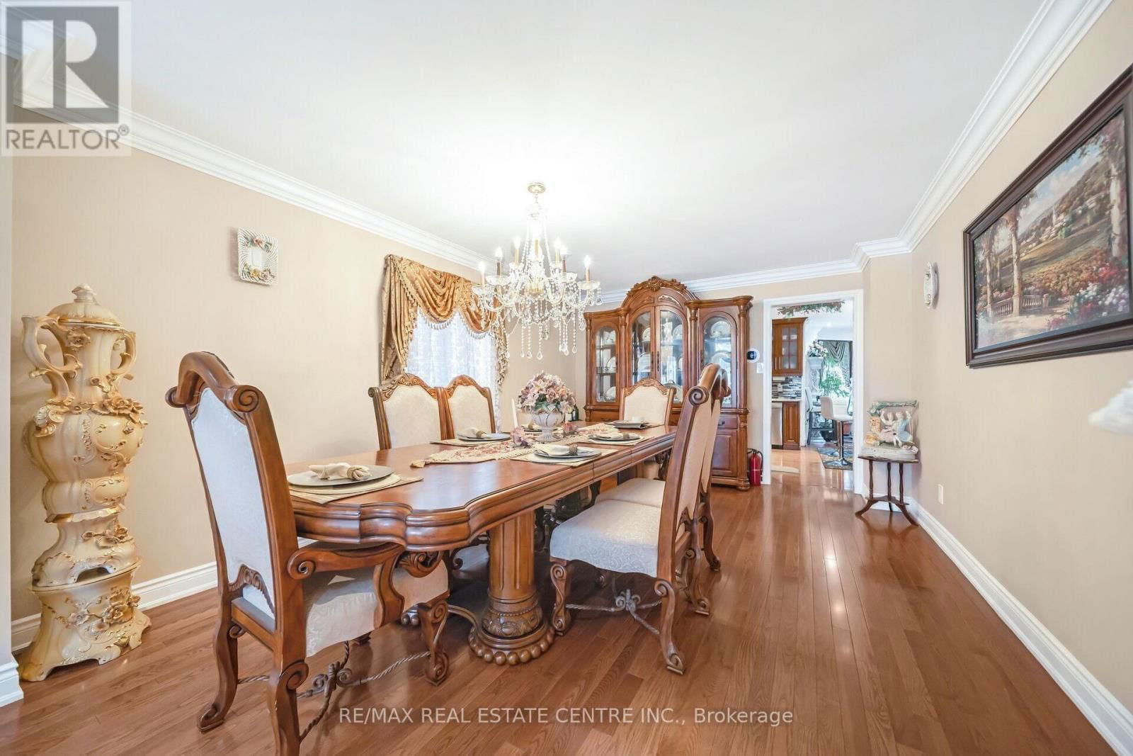 11 MOOREHEAD CRESCENT Image 11