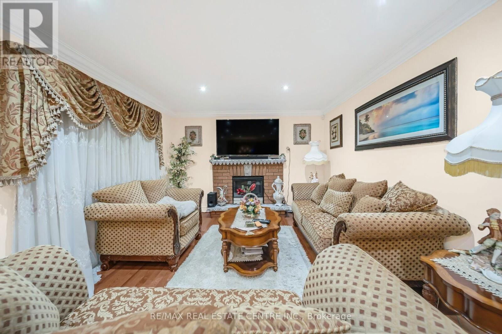 11 MOOREHEAD CRESCENT Image 12
