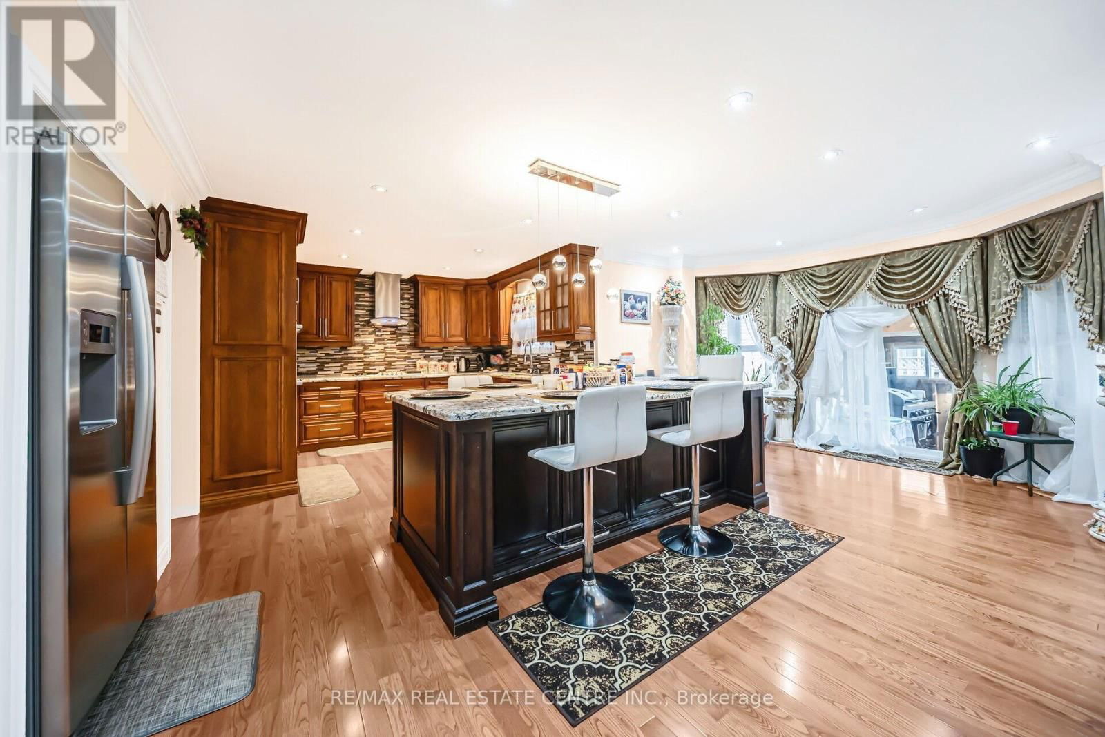 11 MOOREHEAD CRESCENT Image 14