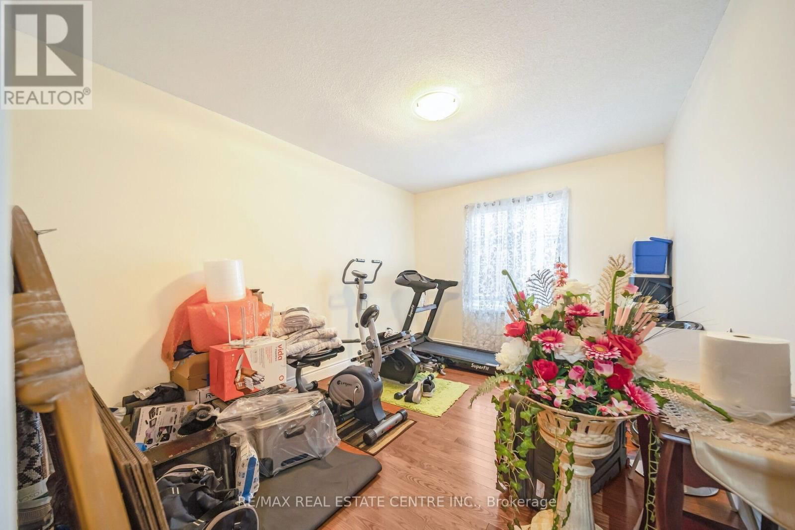 11 MOOREHEAD CRESCENT Image 21