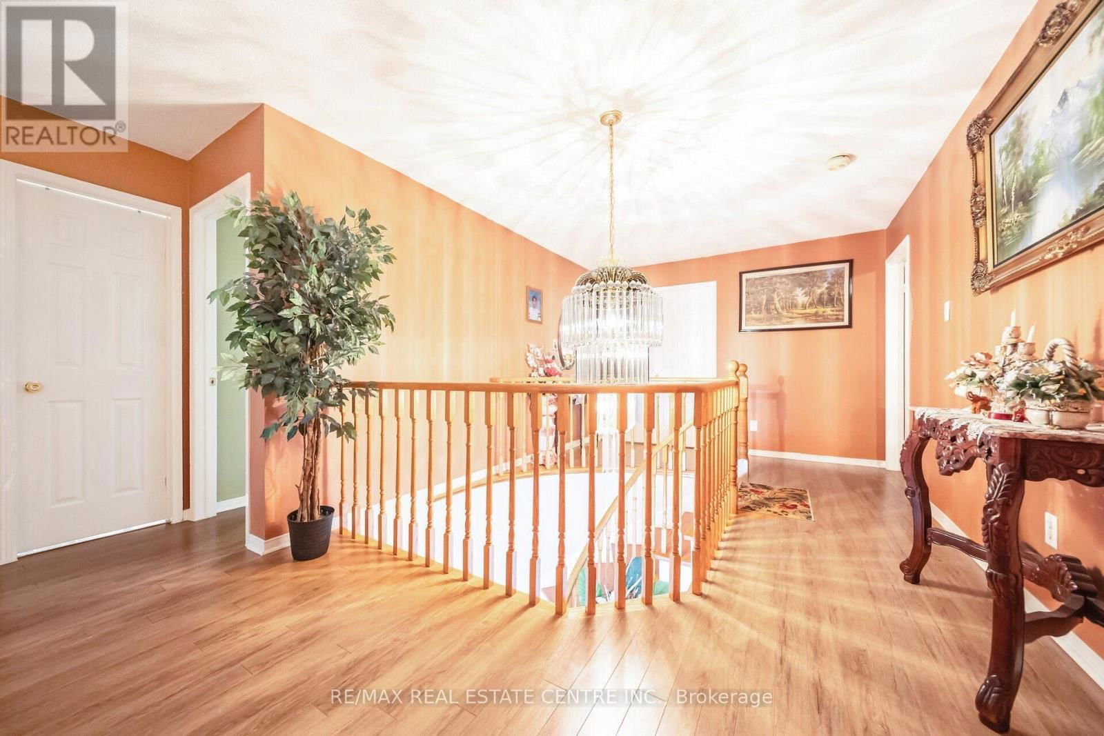 11 MOOREHEAD CRESCENT Image 23