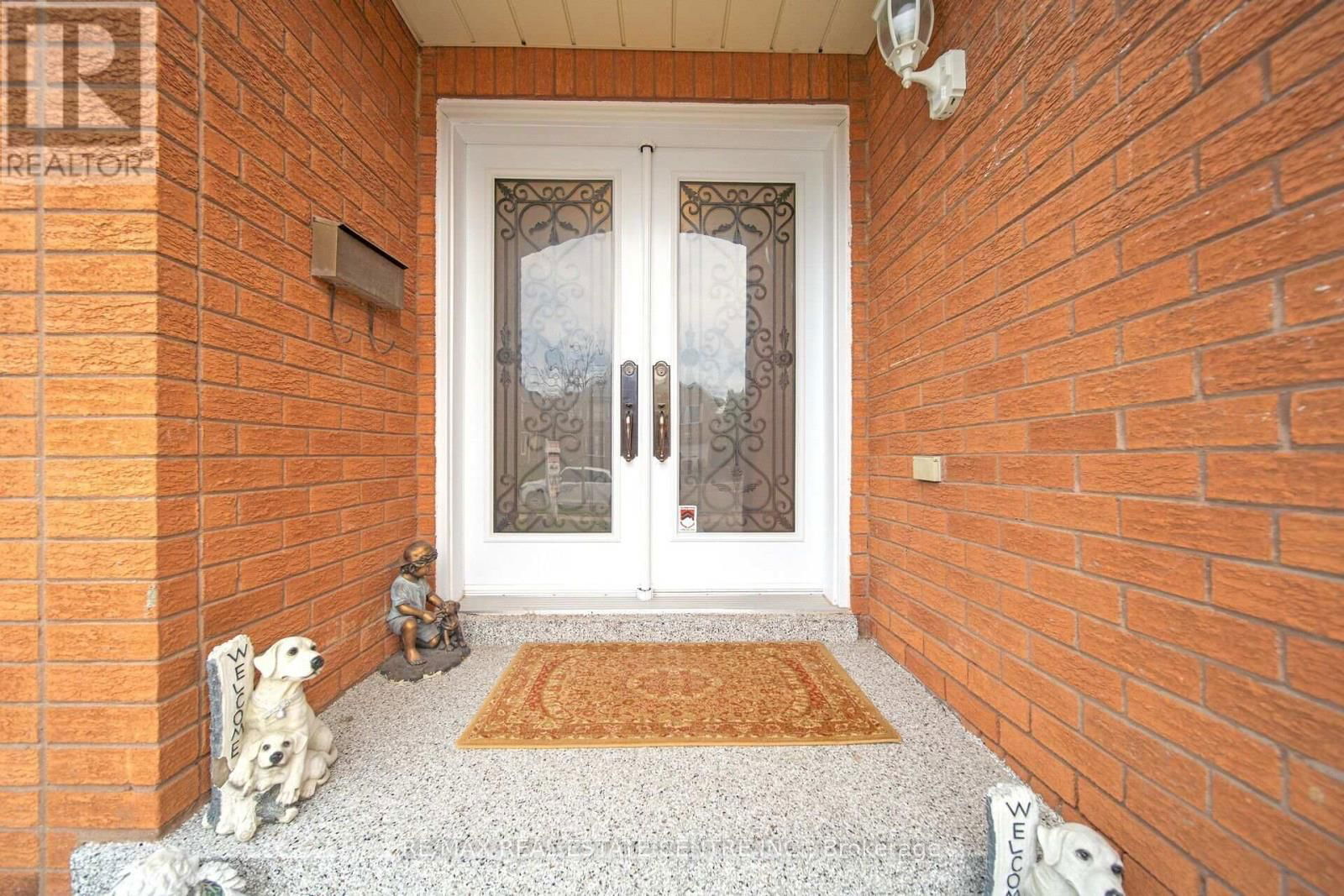 11 MOOREHEAD CRESCENT Image 4