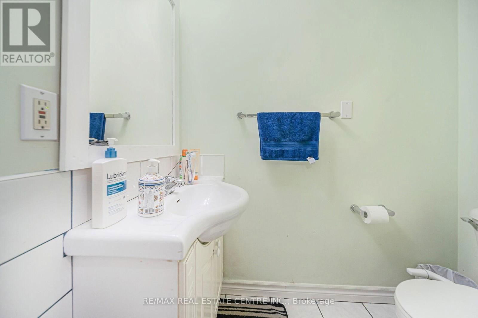 11 MOOREHEAD CRESCENT Image 41
