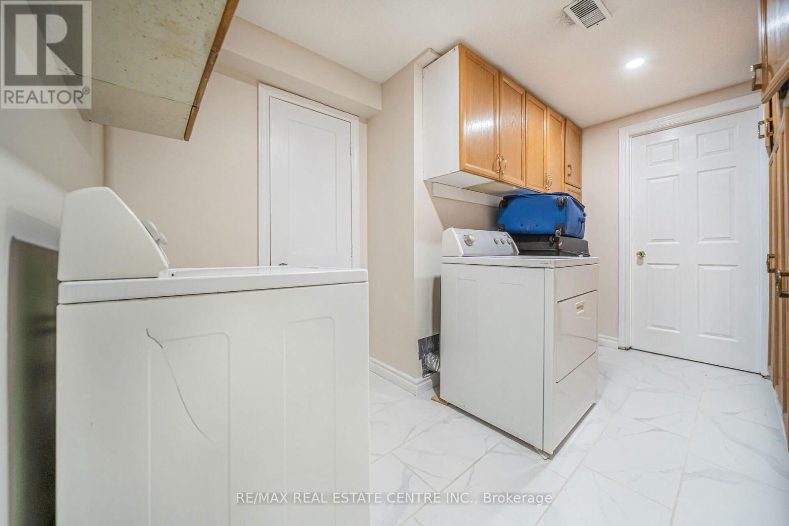 11 MOOREHEAD CRESCENT Image 42