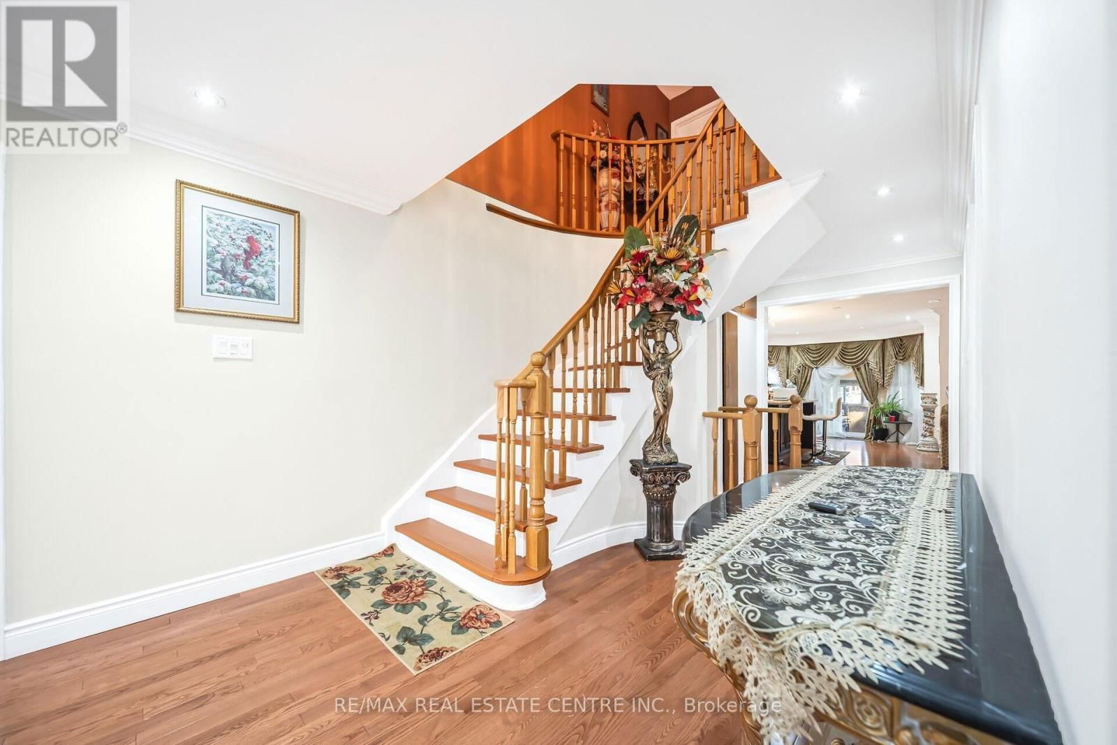 11 MOOREHEAD CRESCENT Image 8