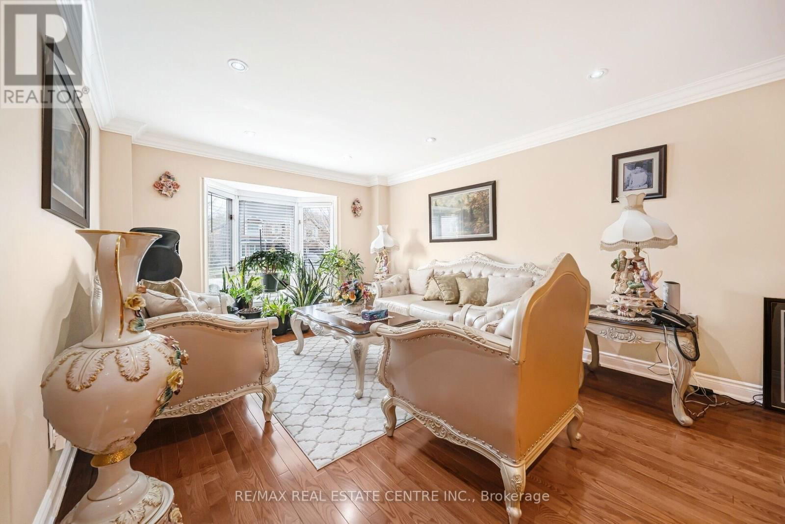 11 MOOREHEAD CRESCENT Image 9