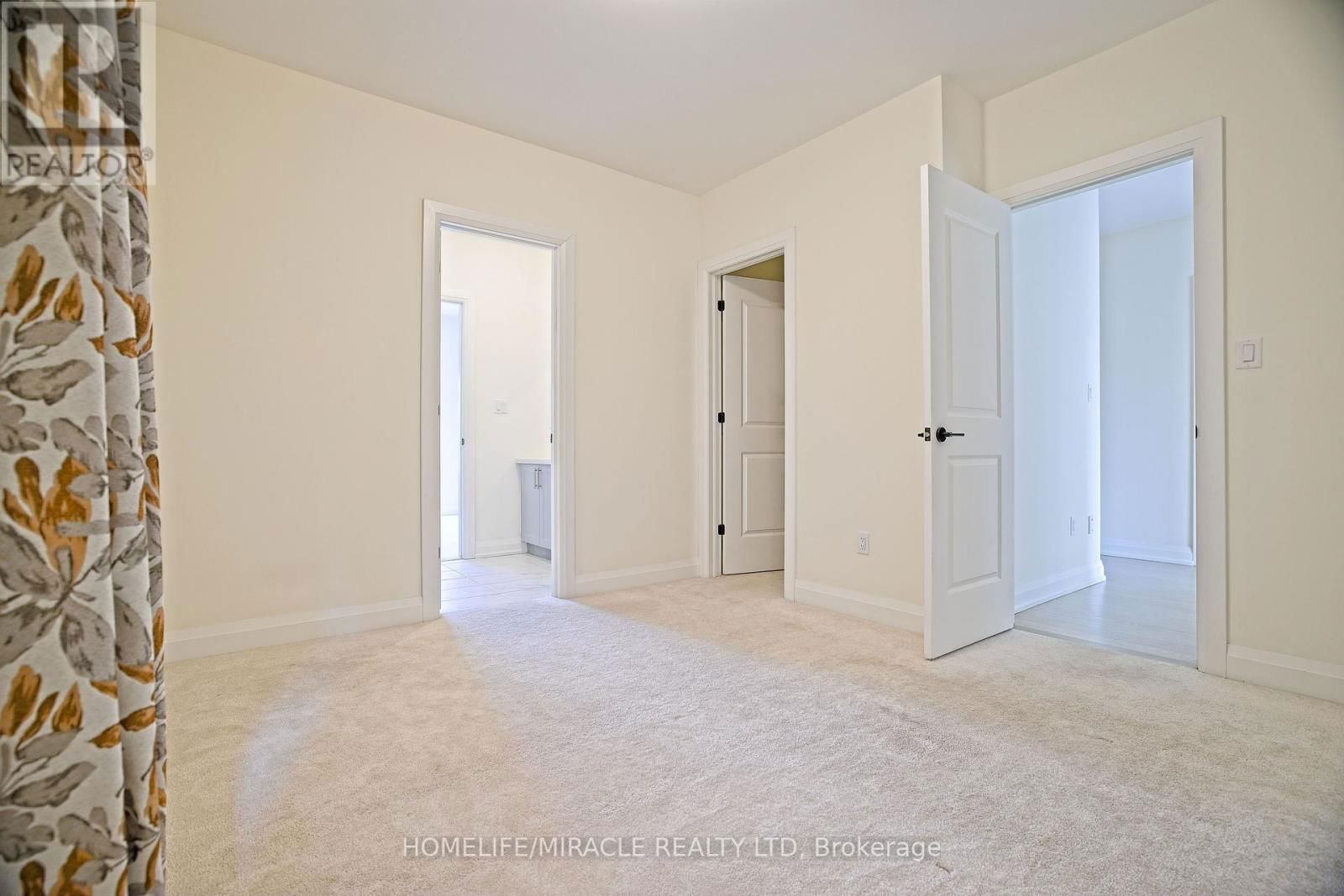 4 BAVENDEN CRESCENT Image 31