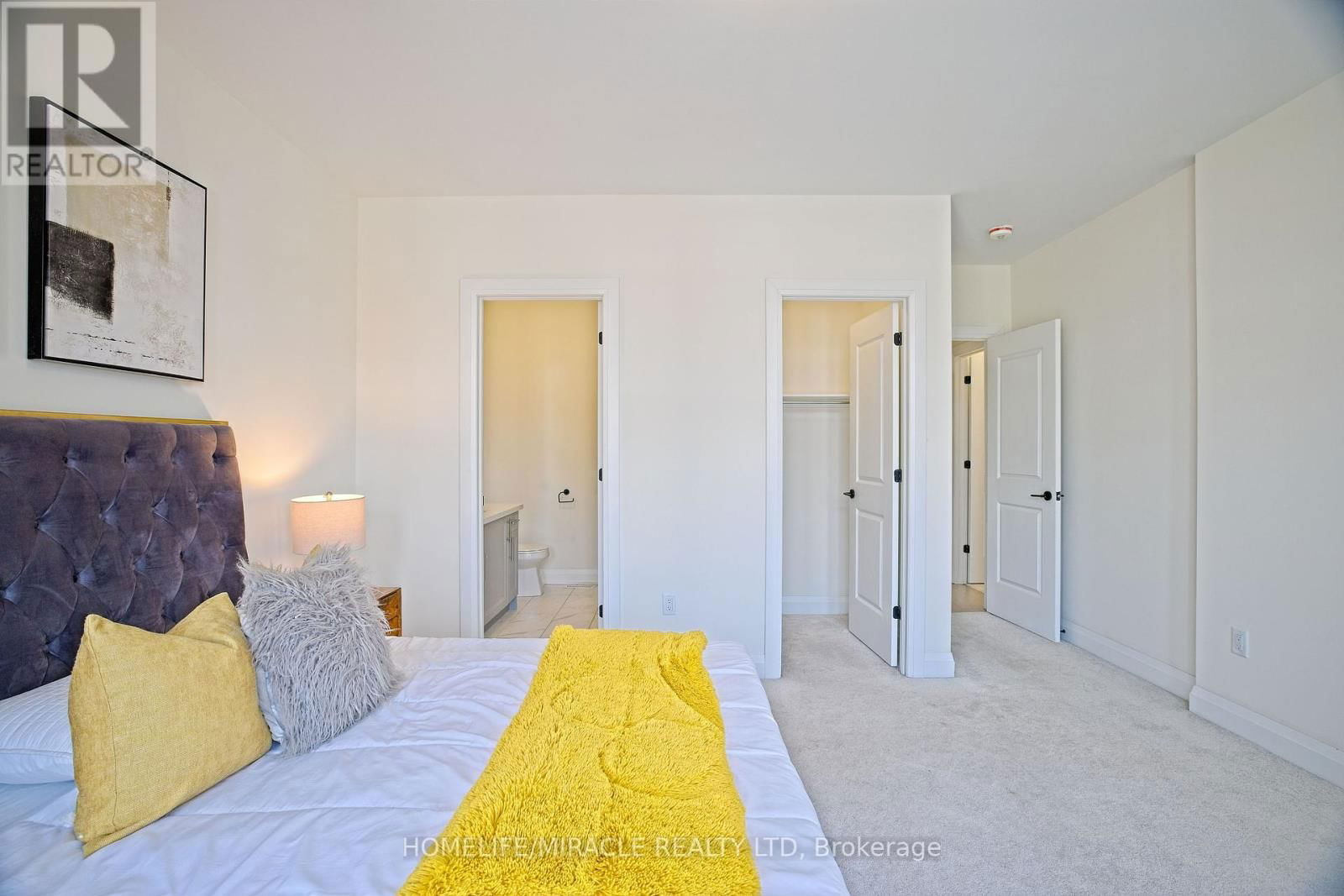4 BAVENDEN CRESCENT Image 37