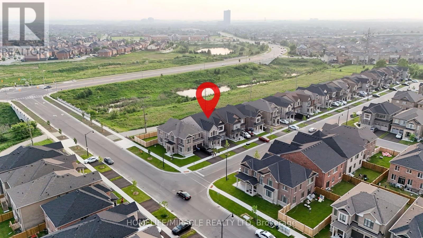 4 BAVENDEN CRESCENT Image 4