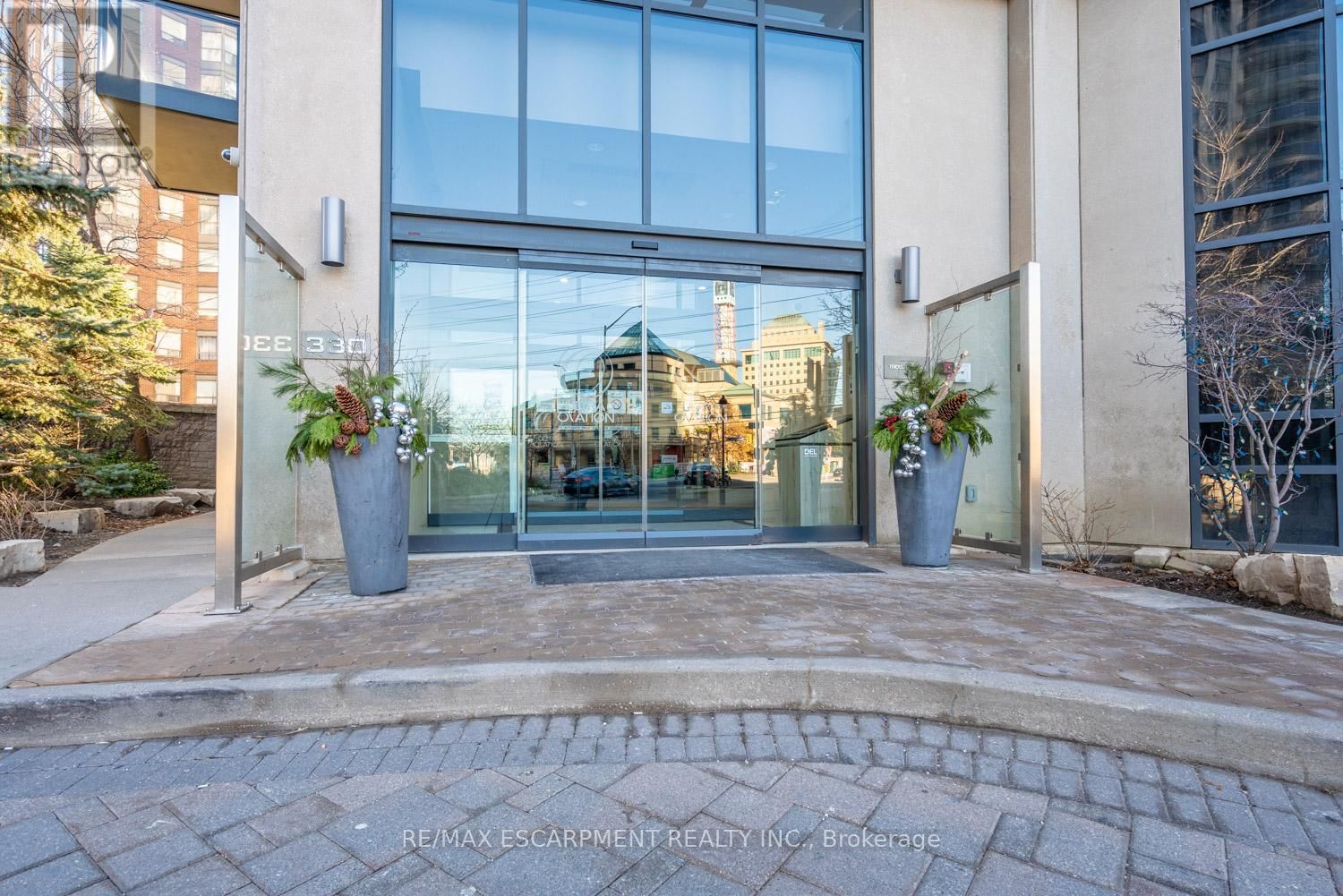 PH5 - 330 BURNHAMTHORPE ROAD Image 2