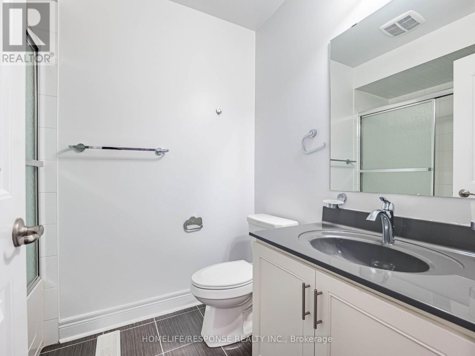 226 JESSIE CAVERHILL PASSAGE Image 40