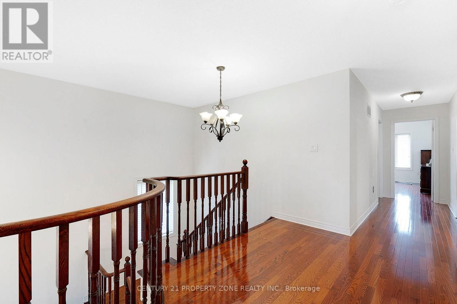 37 DENIM DRIVE Image 18