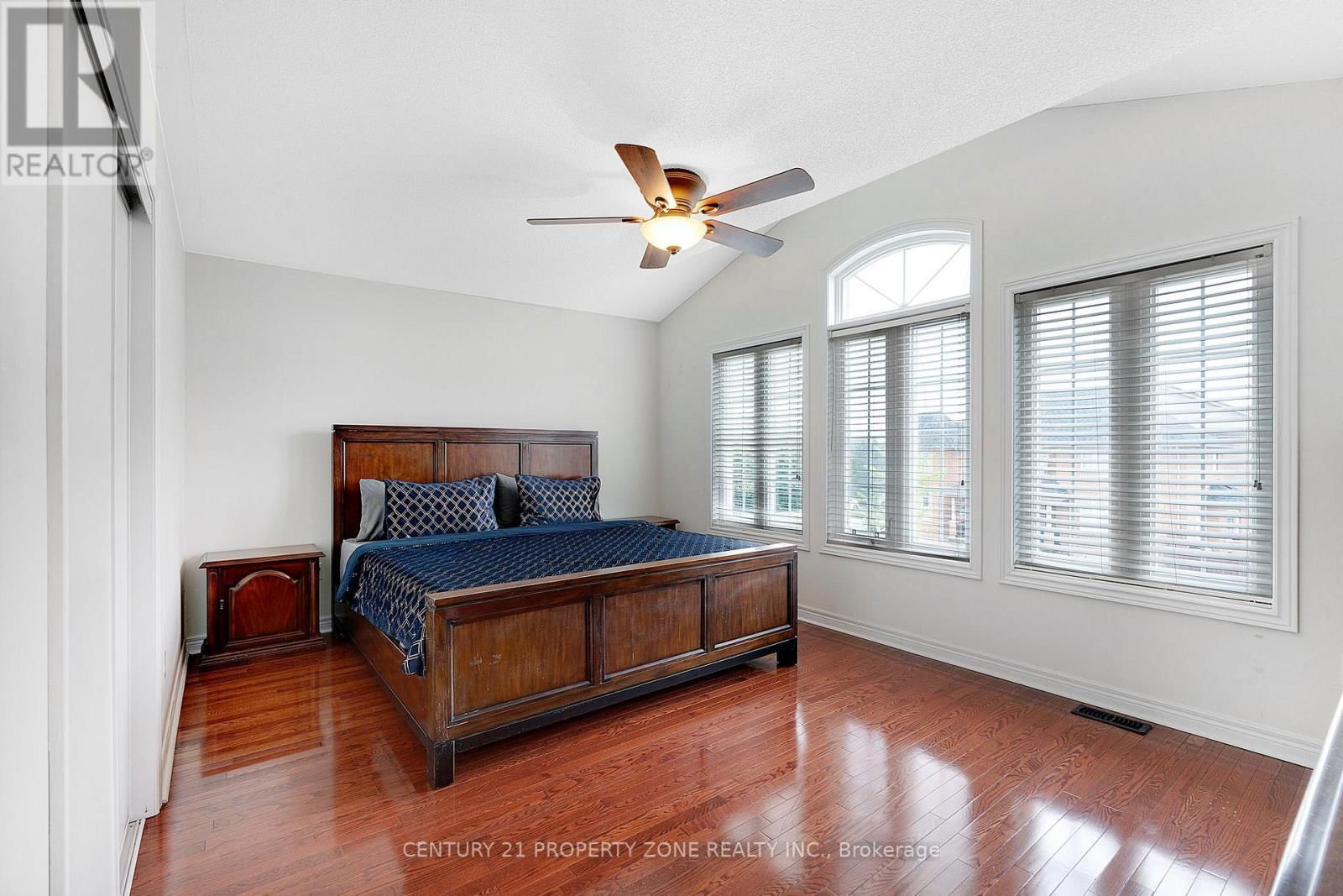 37 DENIM DRIVE Image 19