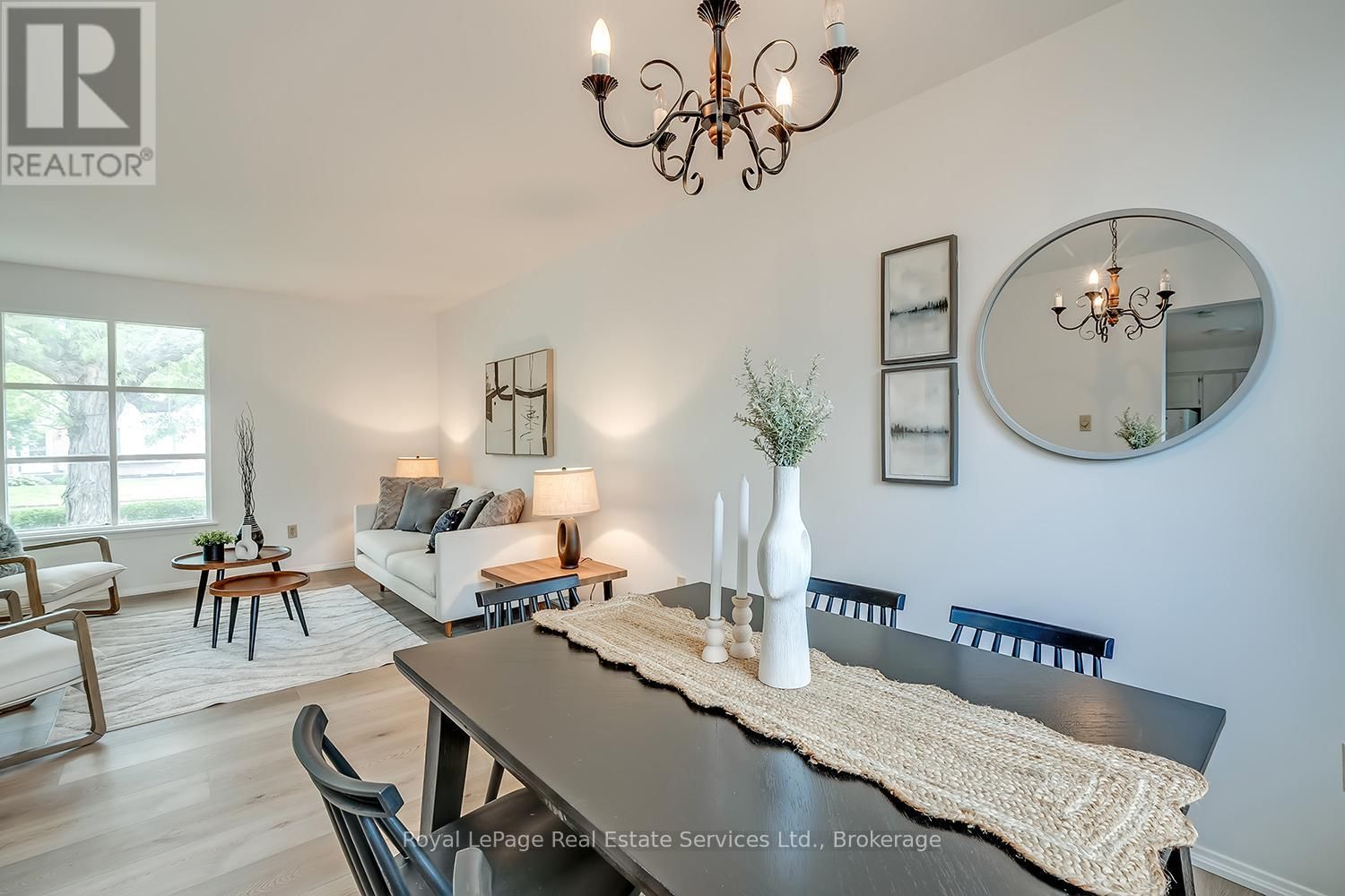 1201 CONSORT CRESCENT Image 13