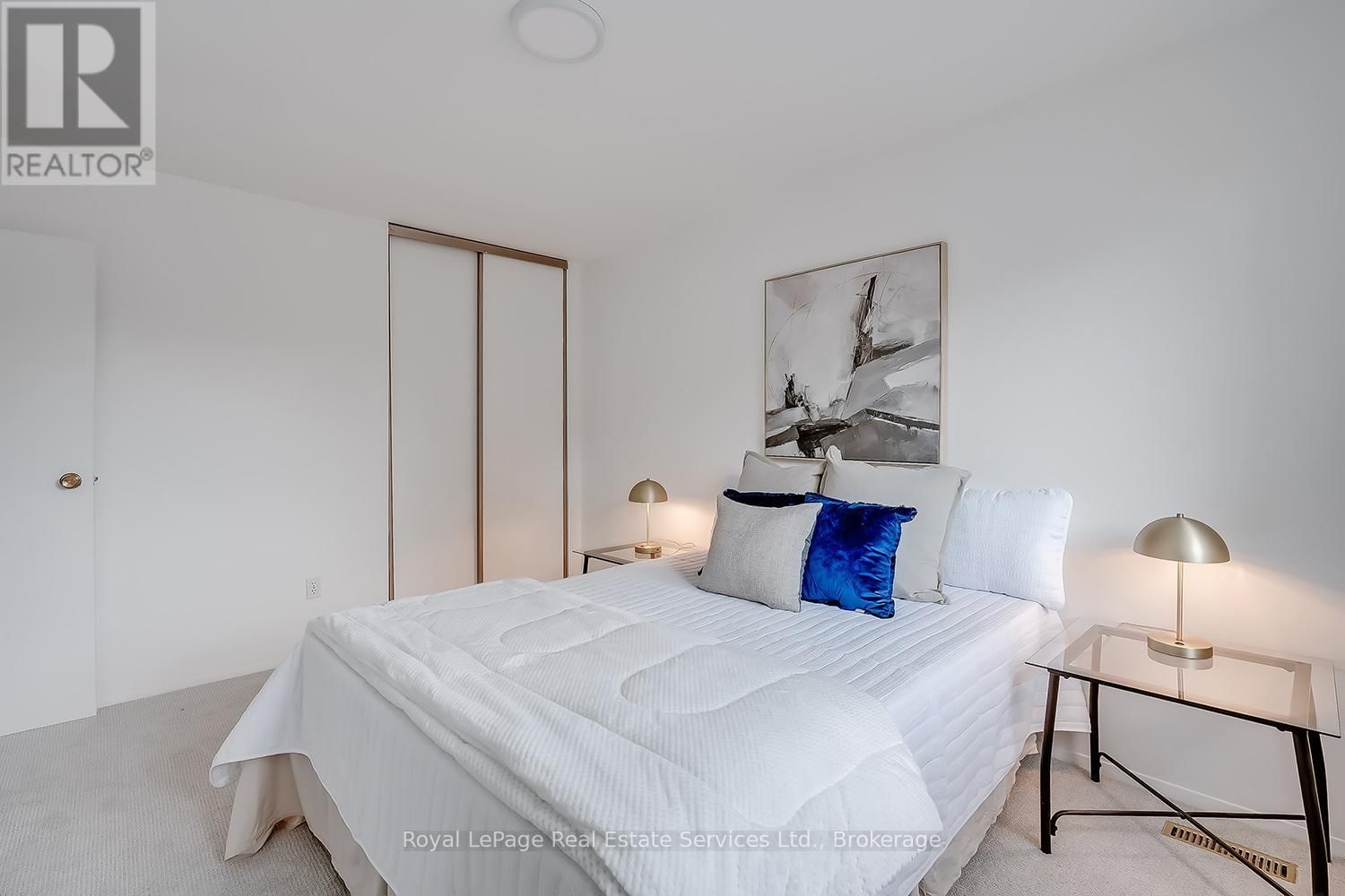 1201 CONSORT CRESCENT Image 21