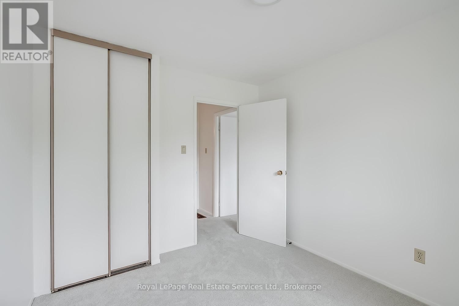 1201 CONSORT CRESCENT Image 26