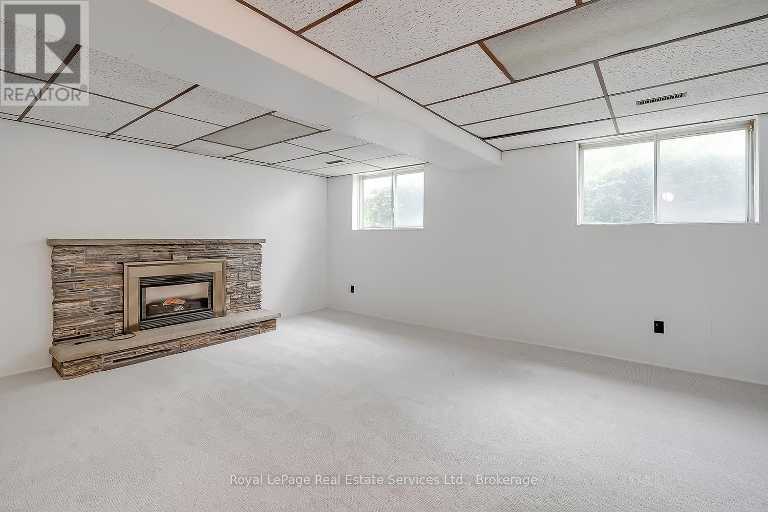 1201 CONSORT CRESCENT Image 28