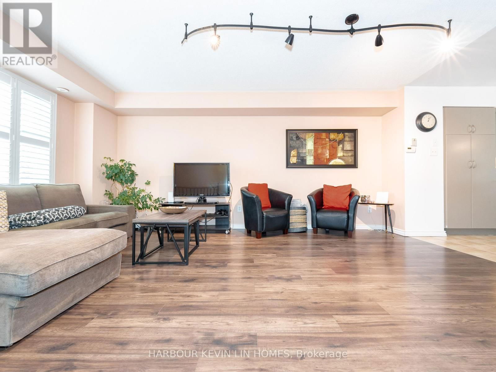 261 - 4975 SOUTHAMPTON DRIVE Image 10