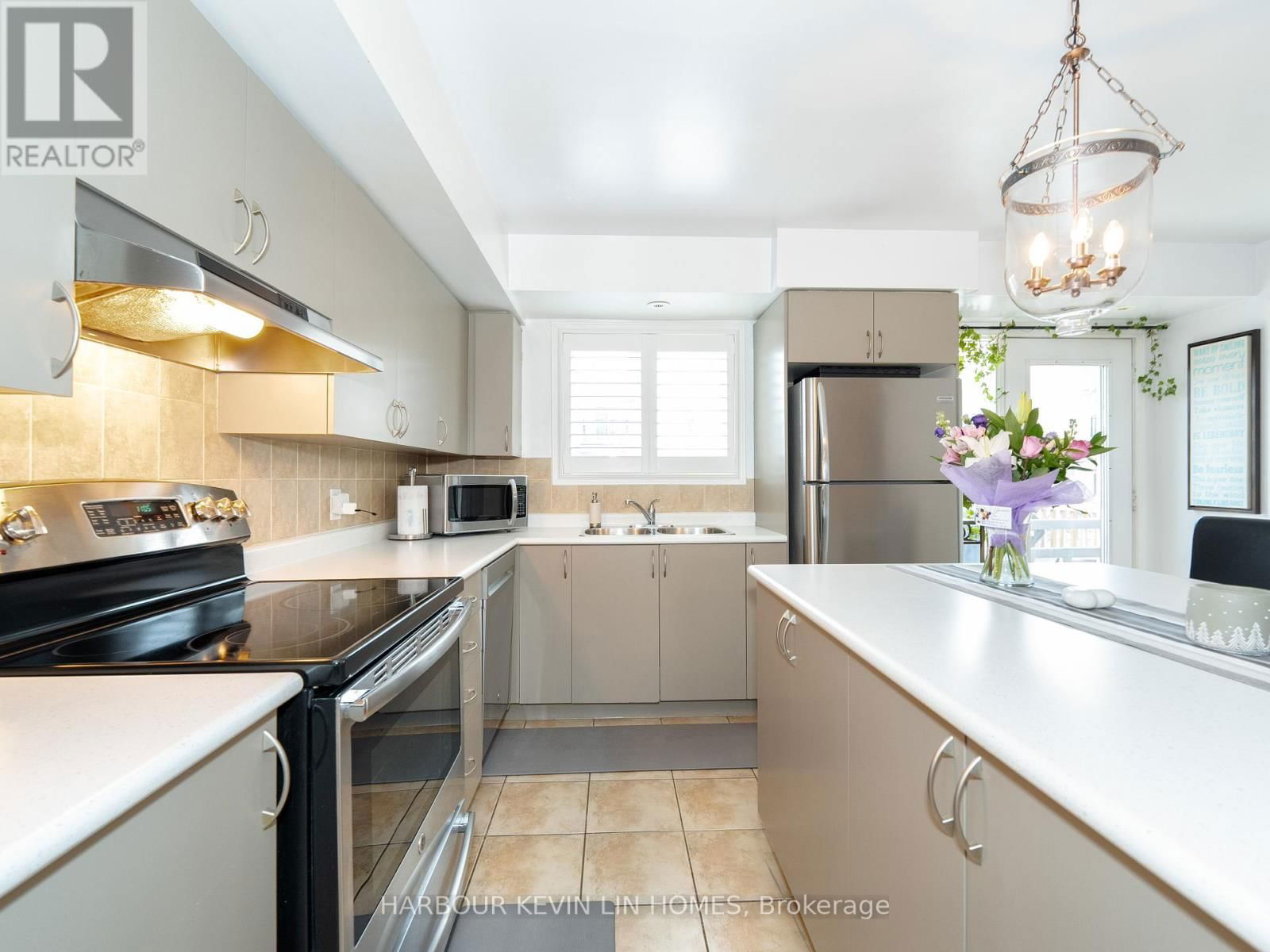 261 - 4975 SOUTHAMPTON DRIVE Image 17