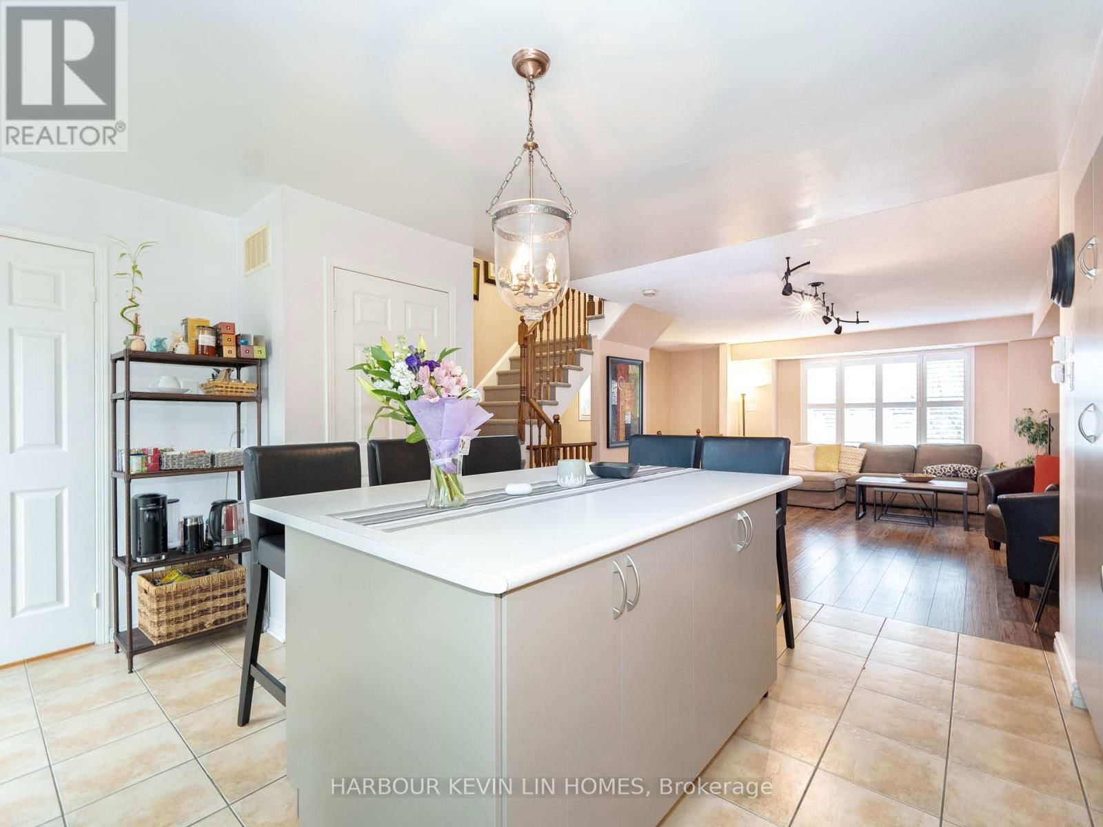 261 - 4975 SOUTHAMPTON DRIVE Image 18