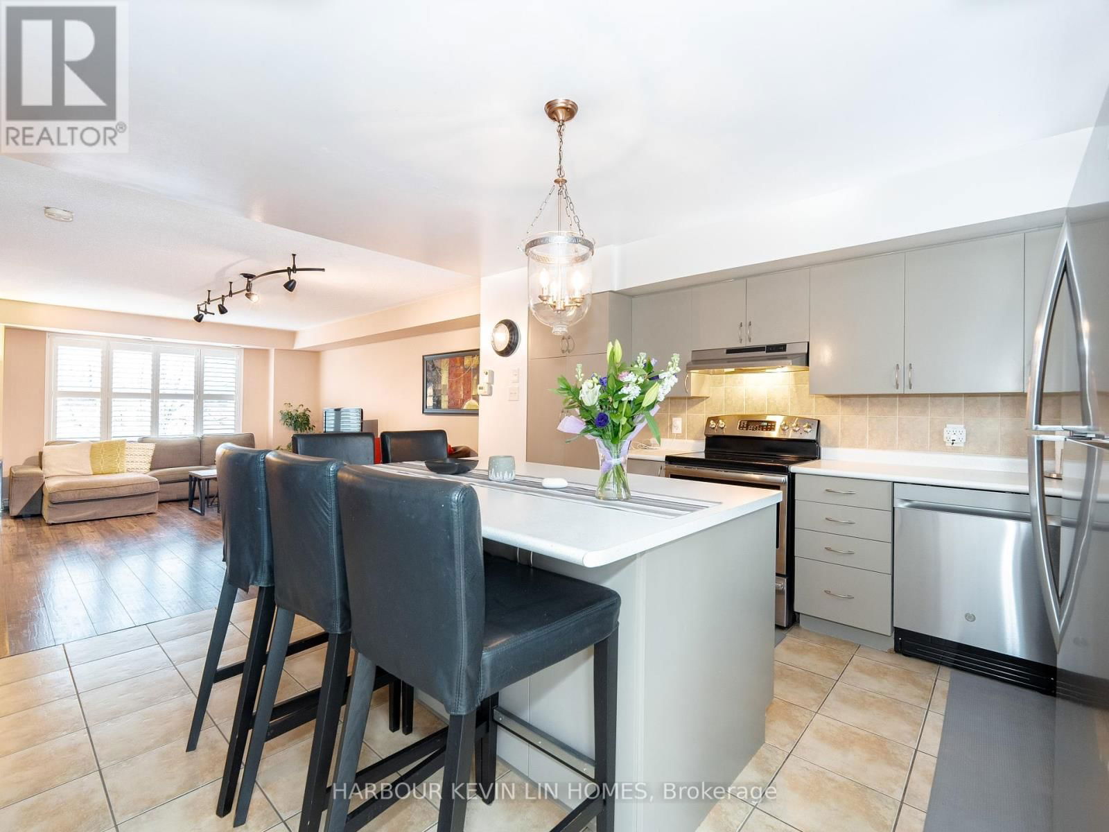 261 - 4975 SOUTHAMPTON DRIVE Image 19