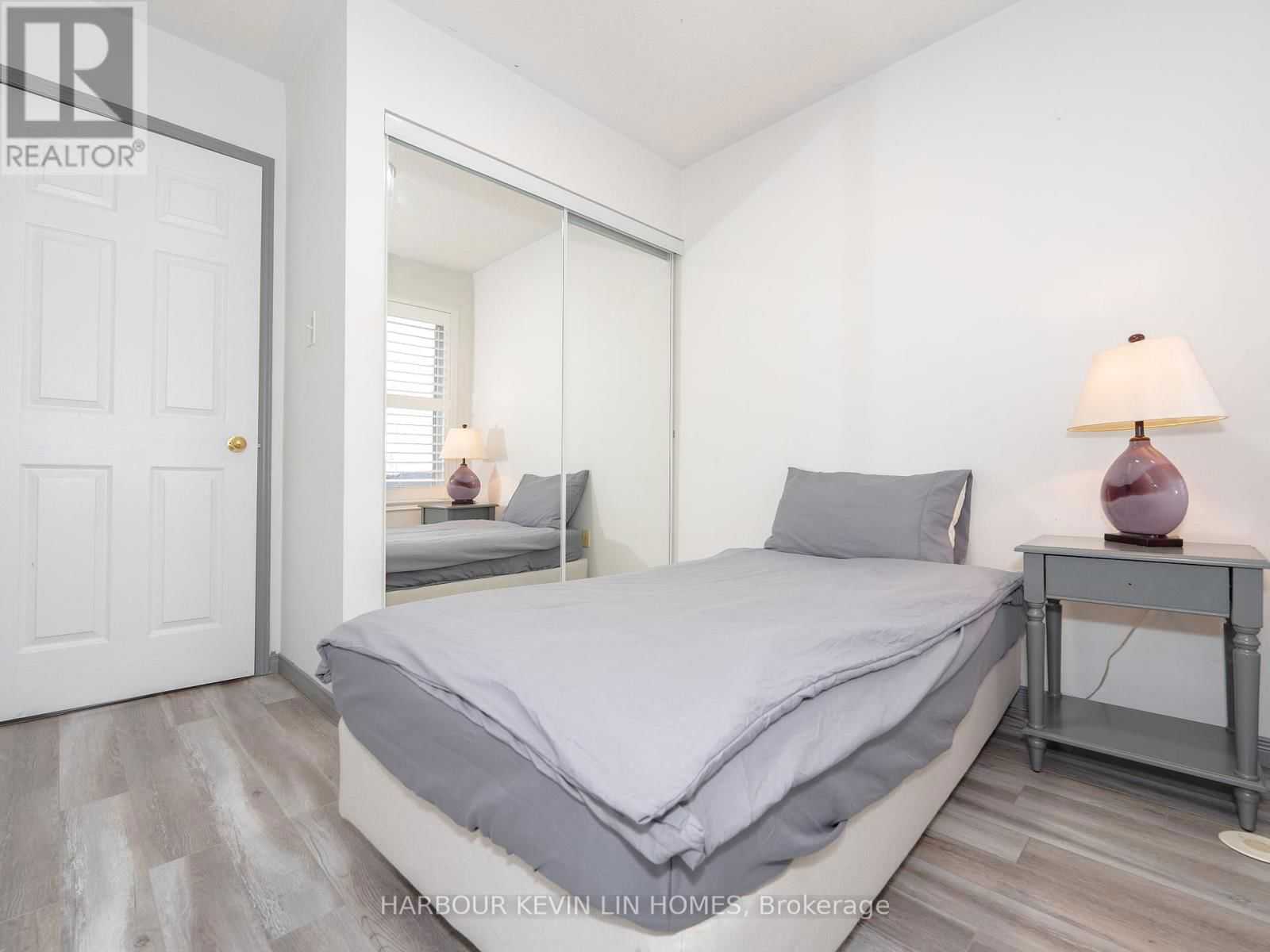 261 - 4975 SOUTHAMPTON DRIVE Image 27
