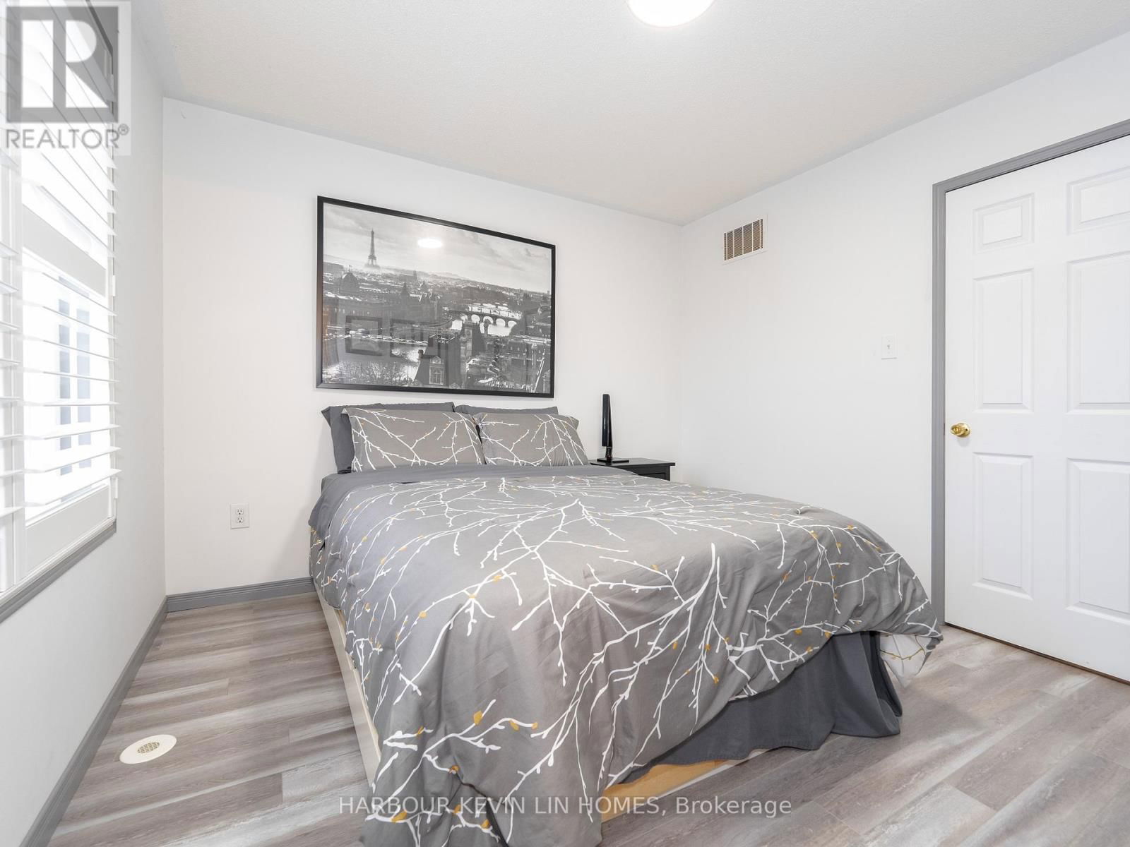 261 - 4975 SOUTHAMPTON DRIVE Image 35