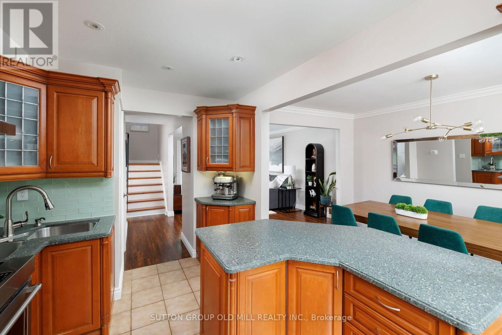 63 - 617 RATHBURN ROAD Image 16