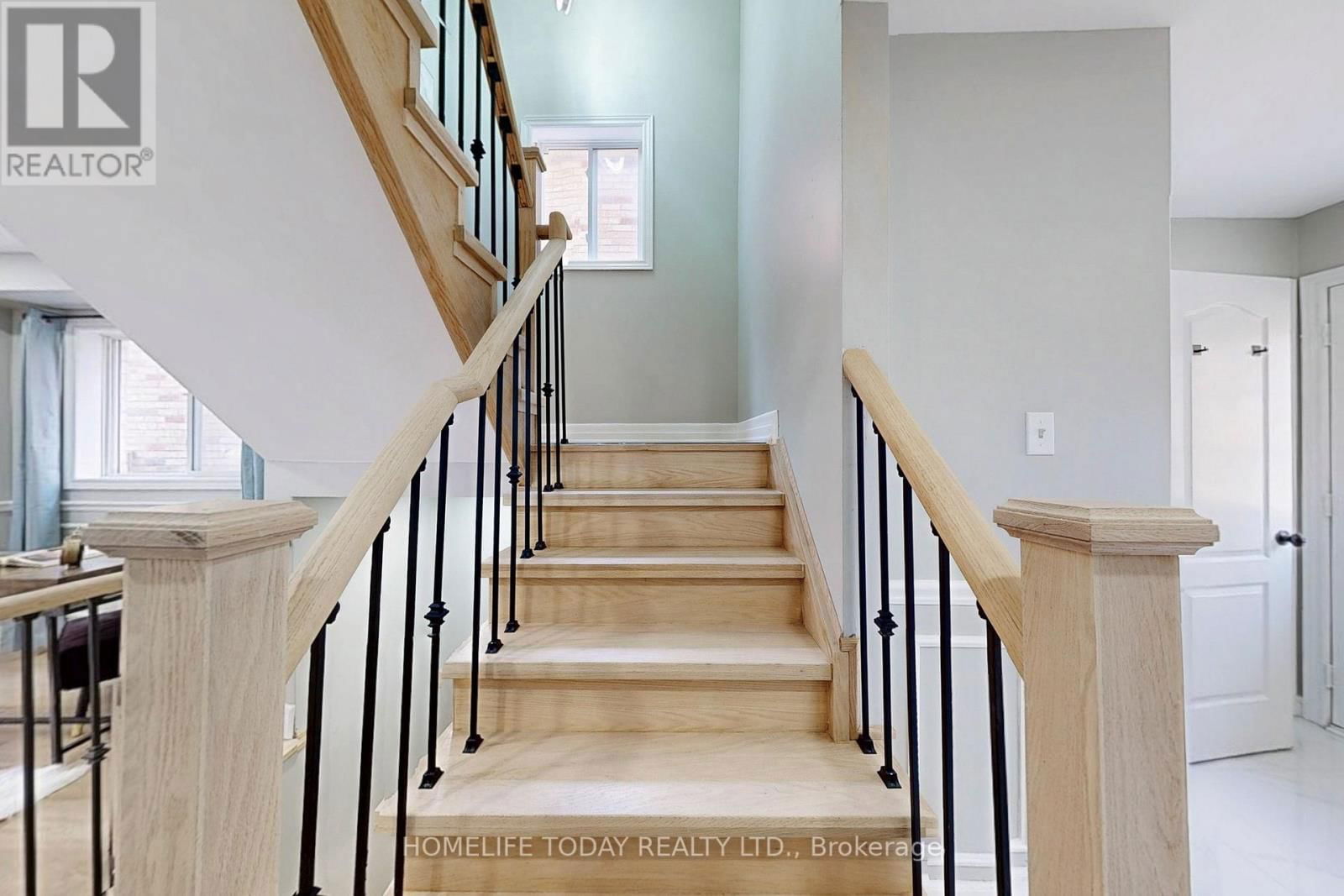 7 COLBECK CRESCENT Image 25