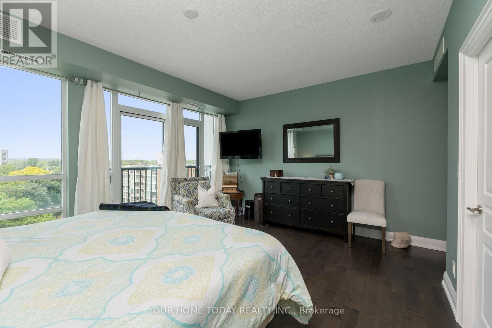 902 - 50 HALL ROAD Image 32