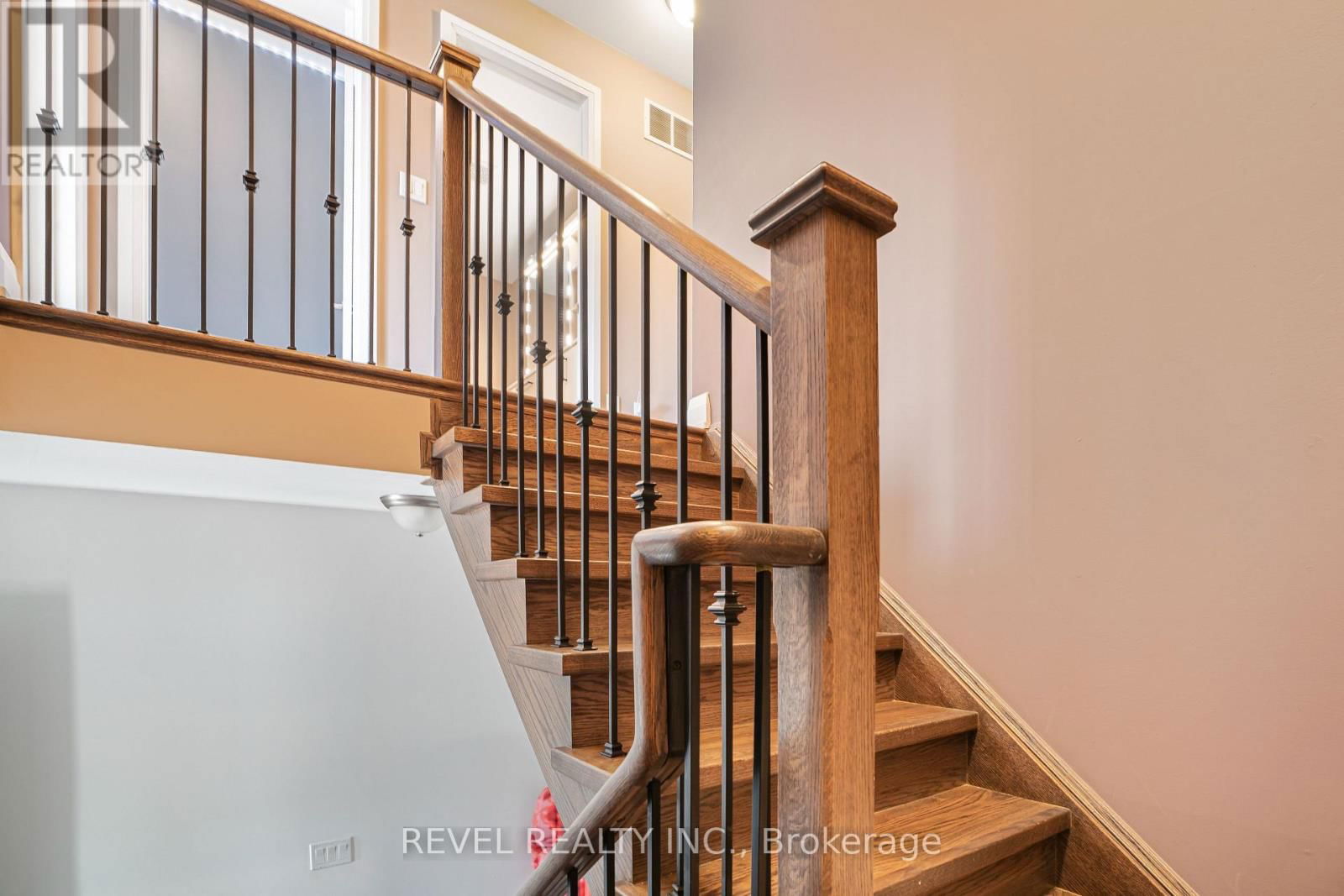 11 OLIANA WAY Image 12