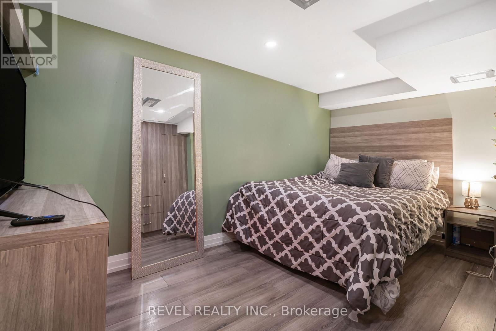 11 OLIANA WAY Image 30