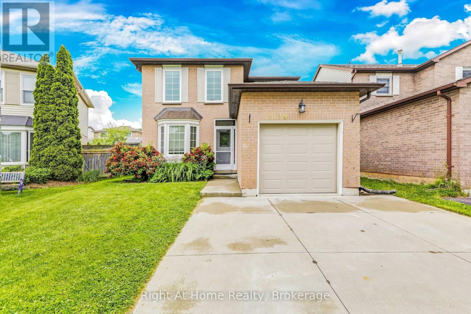 2139 HUNT CRESCENT Image 1
