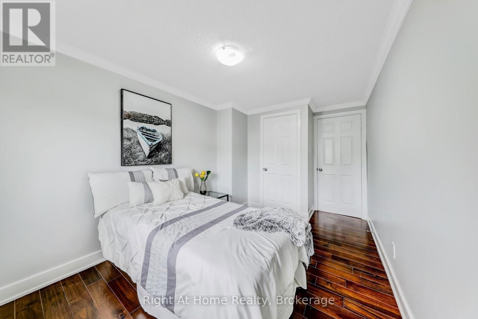 2139 HUNT CRESCENT Image 13