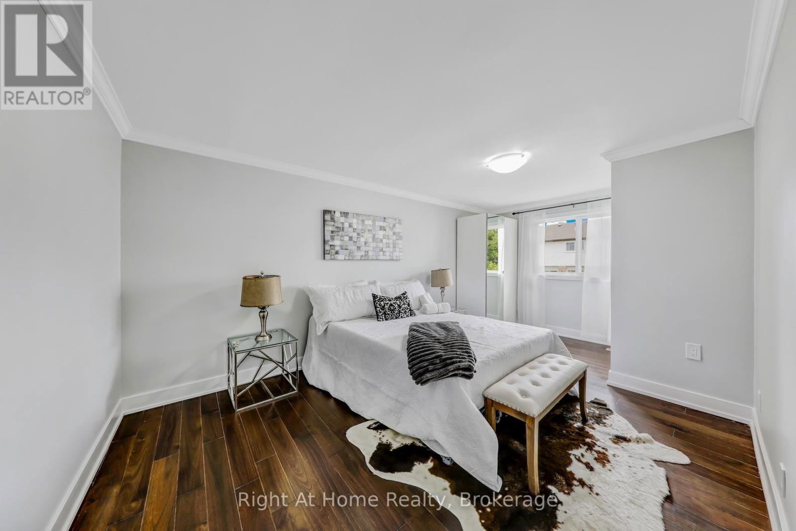 2139 HUNT CRESCENT Image 14