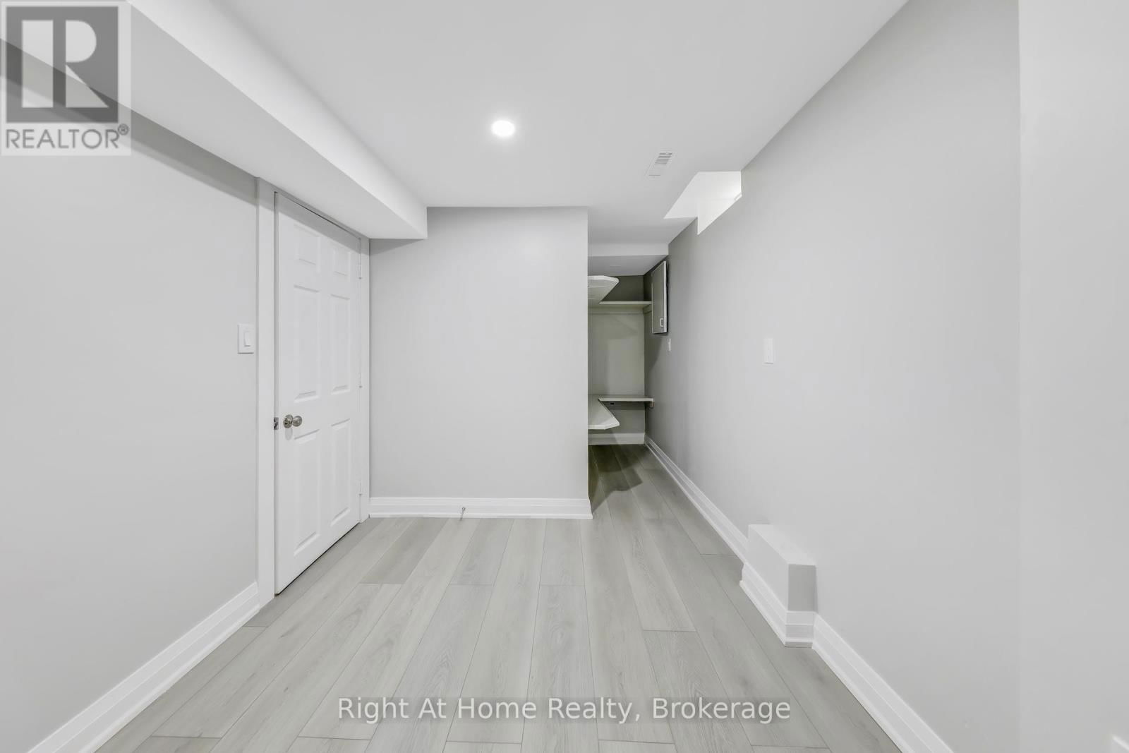 2139 HUNT CRESCENT Image 18