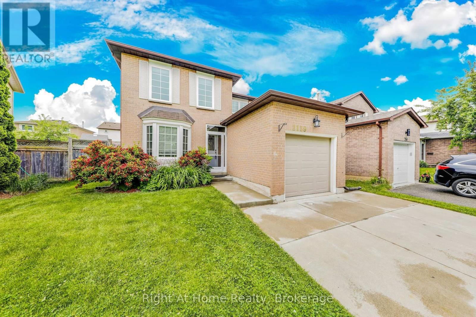 2139 HUNT CRESCENT Image 2