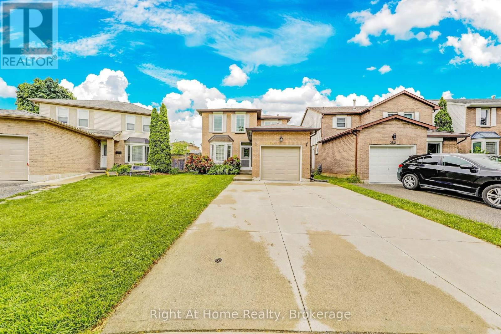 2139 HUNT CRESCENT Image 3