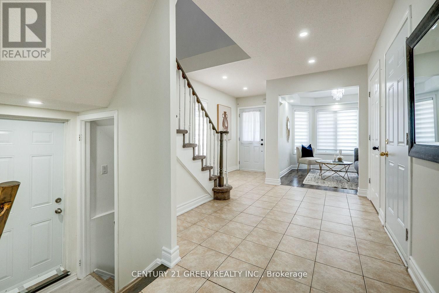 255 FASKEN COURT Image 14