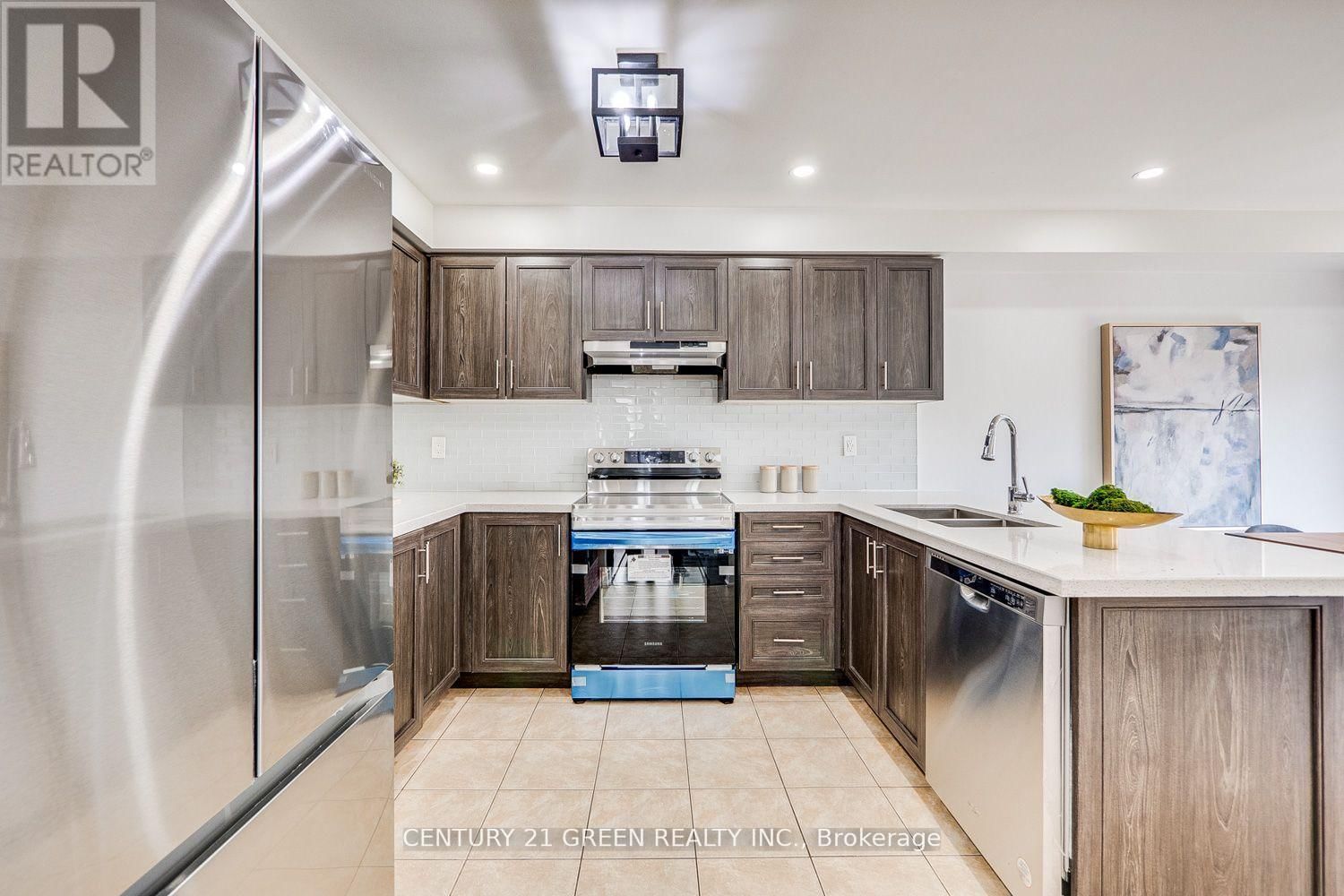 255 FASKEN COURT Image 15