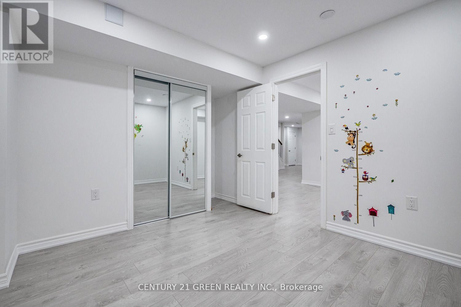 255 FASKEN COURT Image 28