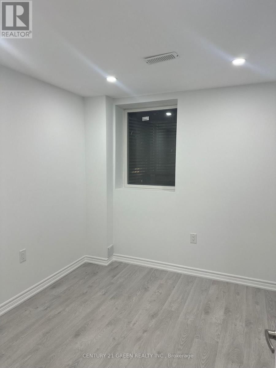 255 FASKEN COURT Image 33