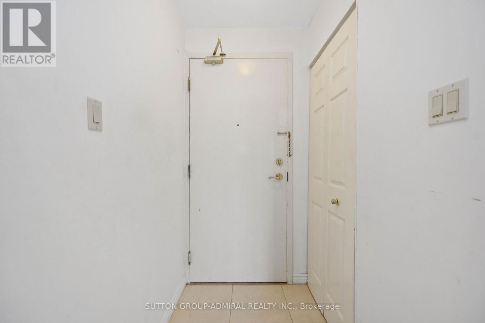 1011 - 4460 TUCANA COURT Image 4