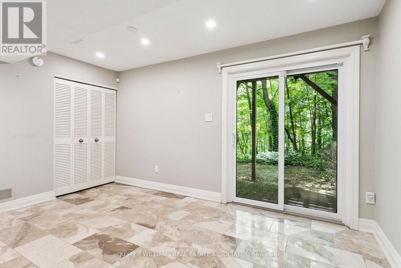 23 - 1250 MARLBOROUGH COURT Image 30