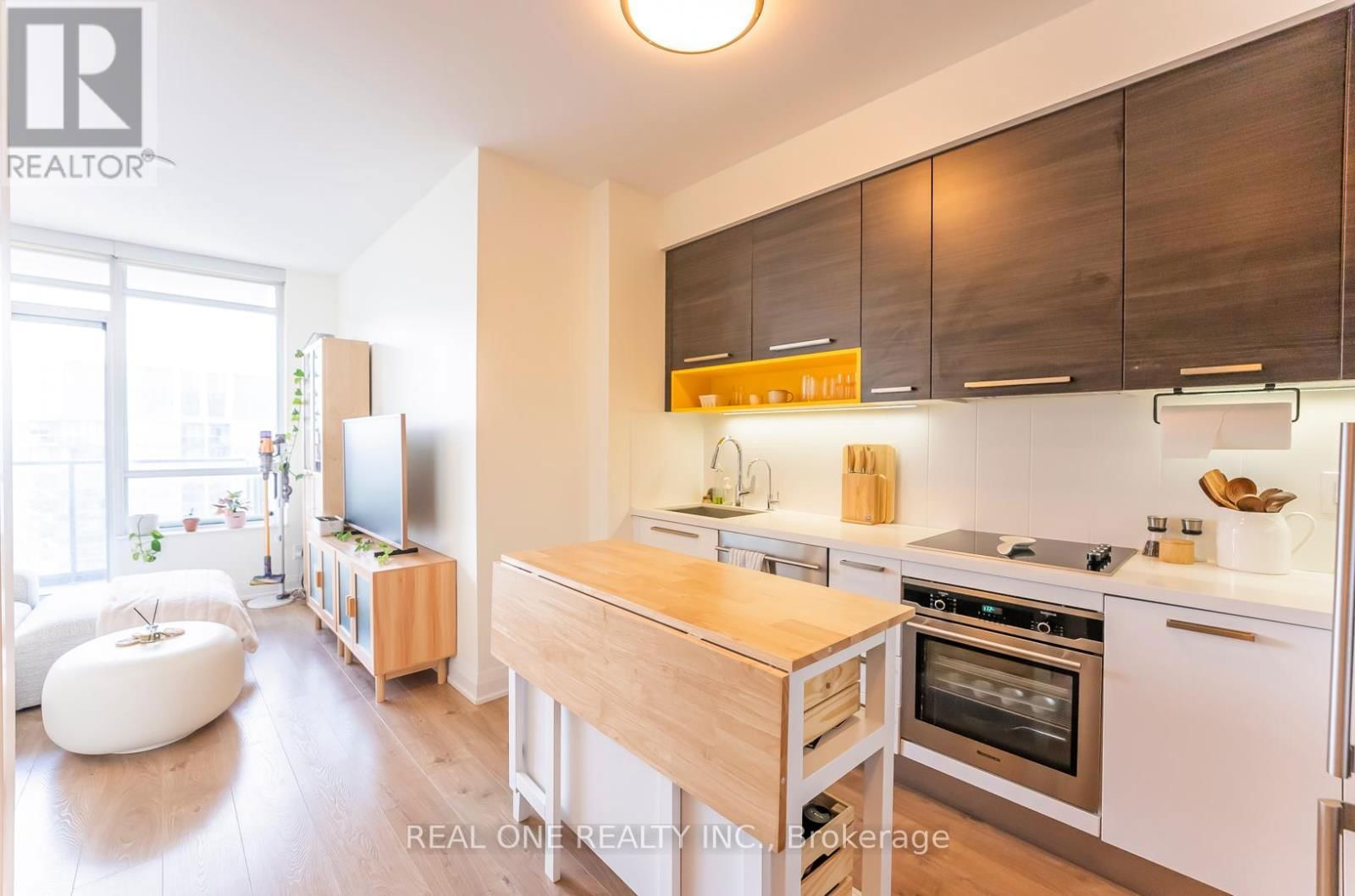2708 - 36 PARK LAWN ROAD Image 3