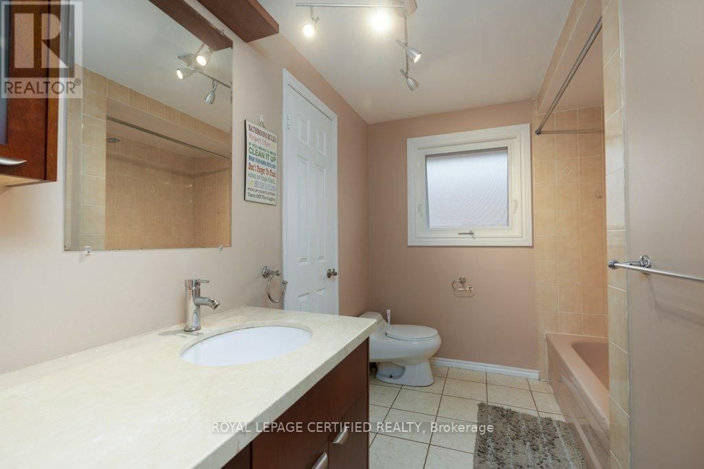 94 REYNIER DRIVE Image 19