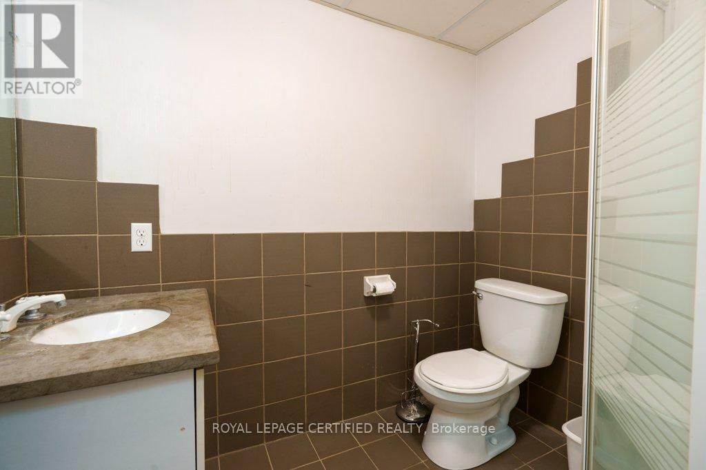 94 REYNIER DRIVE Image 24