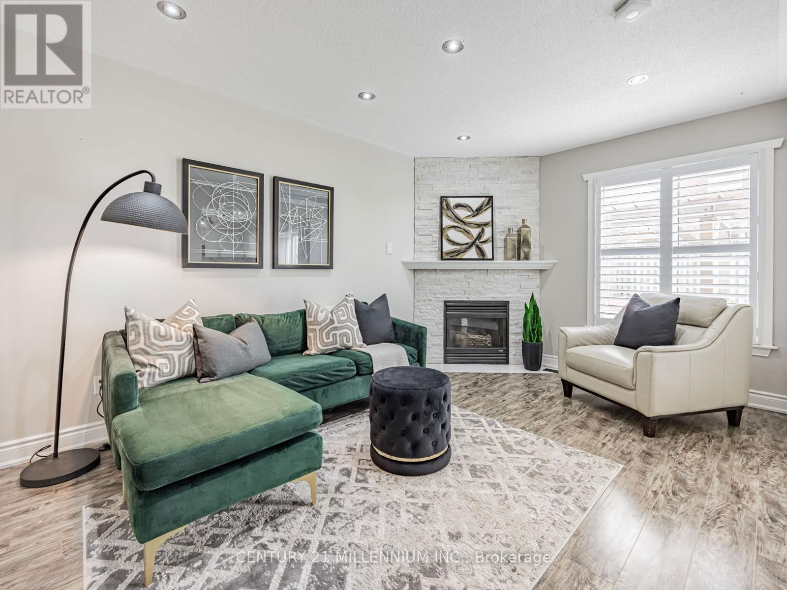 325 MARSHALL CRESCENT Image 14
