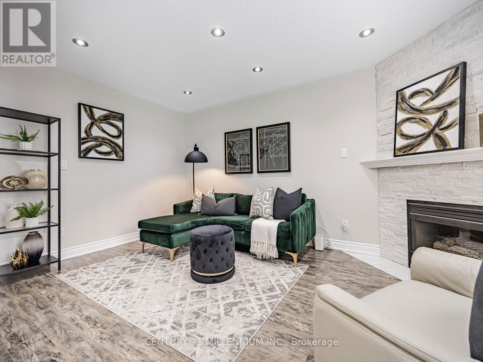325 MARSHALL CRESCENT Image 15